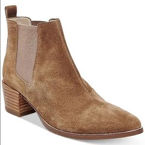 SOLD - Steve Madden vanity booties
